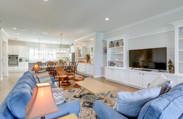 Modern Redington Beach Townhome Steps to Beach!