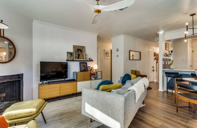 Modern Remodeled Condo in heart of South Congress