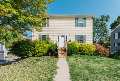 Modern Renovated 3-Bed Near Ann Arbor & Ypsilanti
