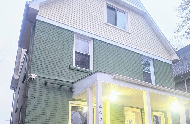 Modern & Renovated 4 Bedroom Apt - 5 min walk to the Falls