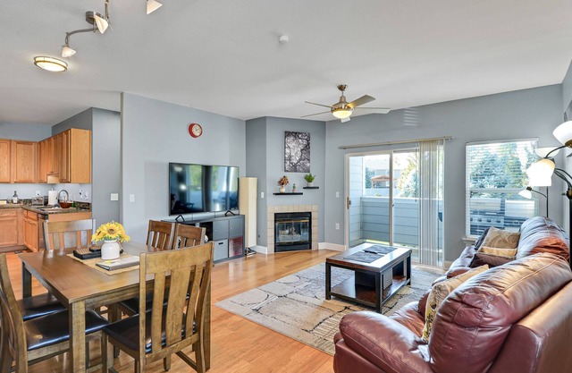 Modern Retreat – 20 Minutes to Denver & Red Rocks, Close to Mountains!