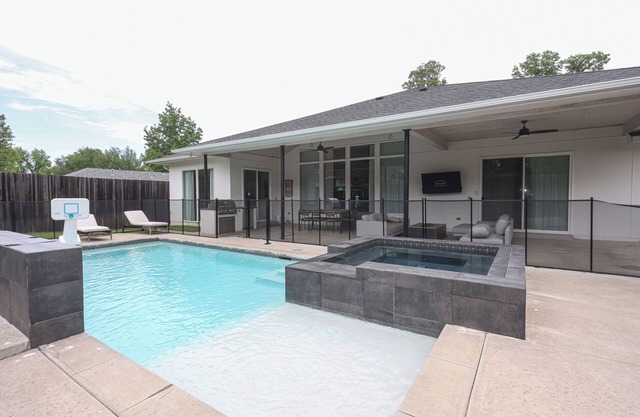 Modern Retreat near Gathering Place