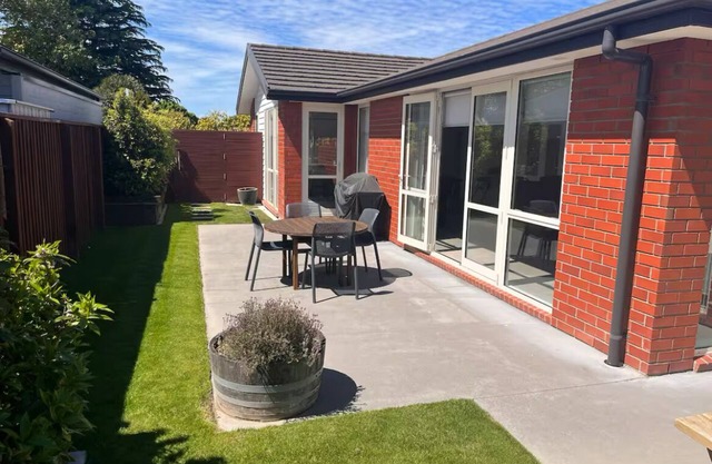 Private, Clean and Close to Airport