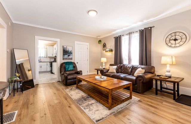 Modern, Rustic[3BR / 1.5BA]Townhome in Mt. Clemens