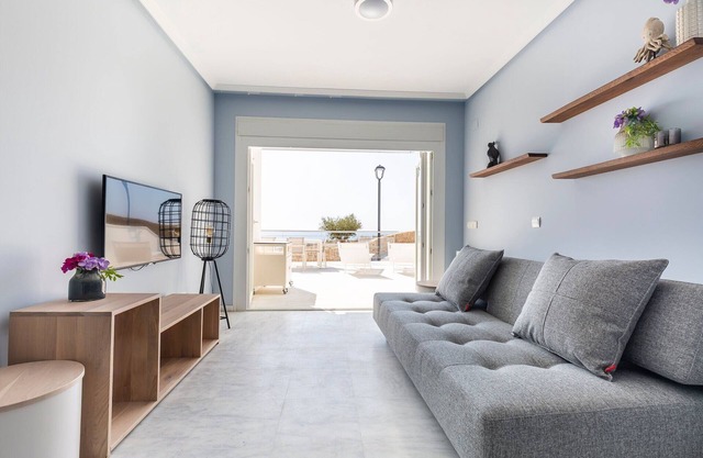 Modern Seaside Apartment