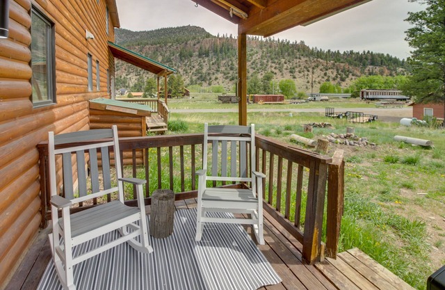 Modern South Fork Vacation Rental w/ Deck & Grill!