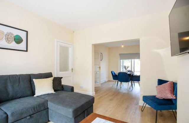 Modern & Spacious 3 Bed House