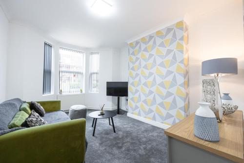 Modern Spacious 6bd Haven 8 Min From City Centre