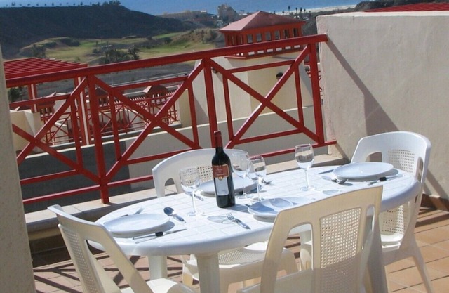 APT SPACIEUX MODERNE AVEC VUE SUR LA MER + TERRASSE DE TOITURE PRIVÉE INCROYABLE / BBQ WiFi GRATUIT