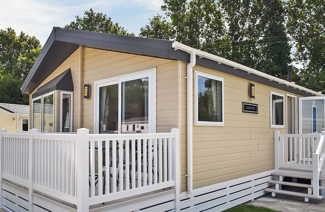 Modern, spacious lodge with double and twin rooms.