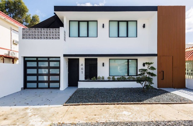 Modern & Spacious Retreat in Hato Rey | Sleeps 16+