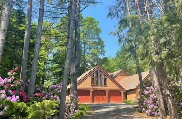 Fully renovated 7 Bed/ 4Bath open concept home decorated in an elegant, modern style