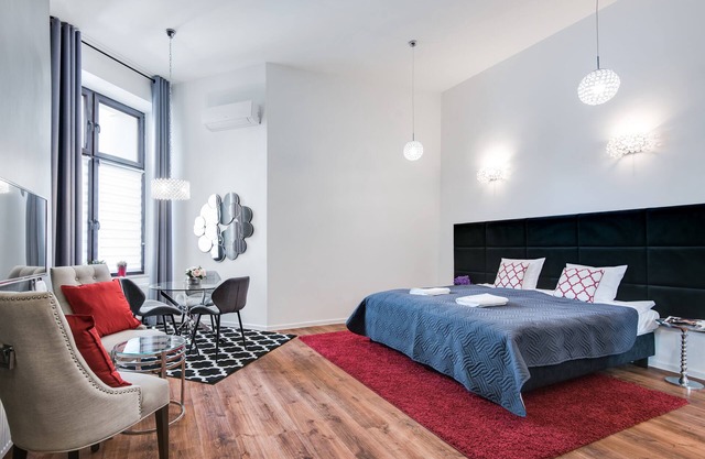 Studio moderne à 5 min de la place principale AH10