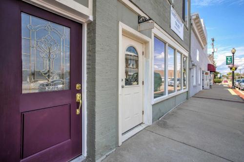 Modern Studio Apartment in Central Williamstown!