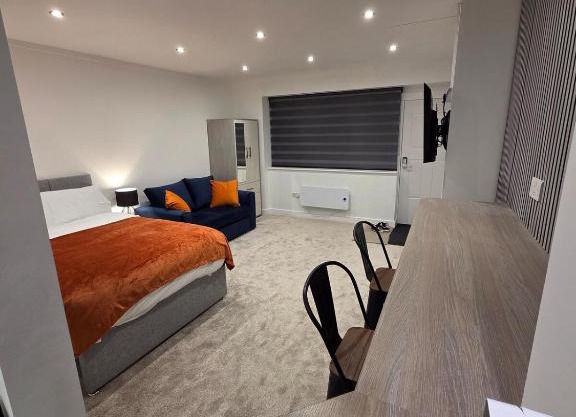 Modern Studio Apartment in Blackburn Town Centre