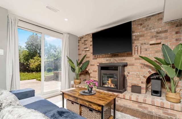 Modern Studio Home - Forest Heights!