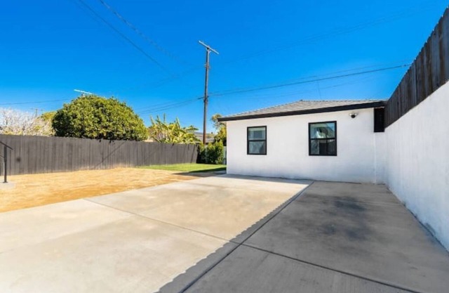 Modern Studio in Los Angeles