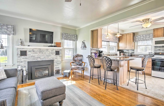Maison moderne de Sturgeon Bay près du parc d'État de Potawatomi!