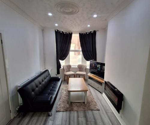 Modern, Stylish and Family Friendly Home!