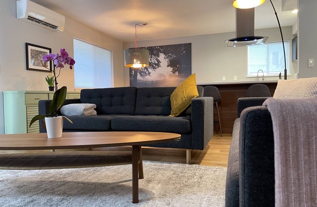 MAISON MODERNE ET STYLÉE avec concept à aire ouverte dans un emplacement privilégié, entièrement équipée