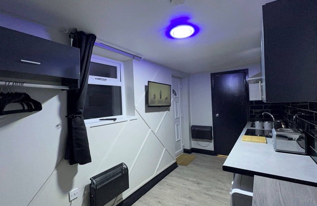 Modern Stylish Studio Apartment in Bolton Town centre