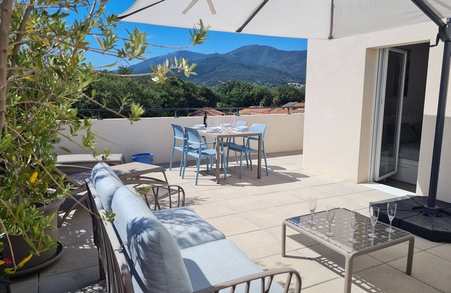 T3 moderne avec grande terrasse, climatisation et parking à 10 min de la plage