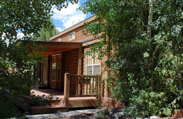 Modern "Tiny Home" Style Cabin on Taylor River with Private Fishing Access