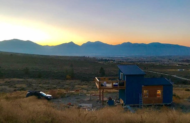 Modern Tiny House With Spectacular Views