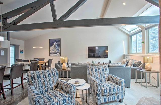 Modern Townhome ~ 4 Miles to Beaver Creek Resort!