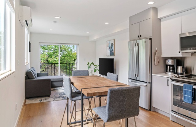Modern Townhome in Trendy Neighborhood