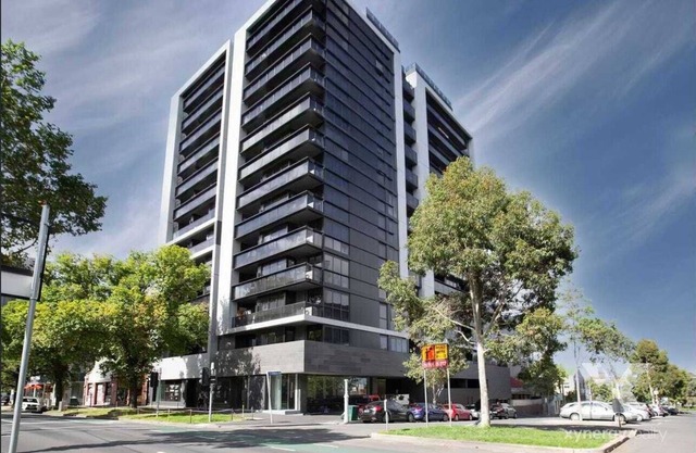 Modern Two Bedroom Apartment in North Melbourne