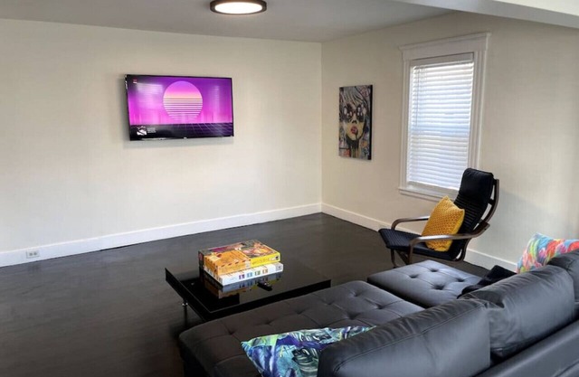 Modern Two Bedroom Condo - Near Boston