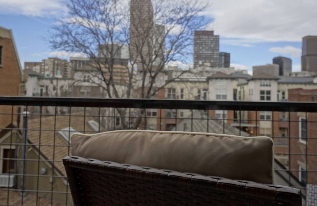 Magnifique Penthouse Uptown avec vue sur la ville
