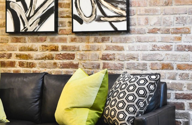 CBD Warehouse District: Condo moderne II | 2 chambres 2 salles de bain