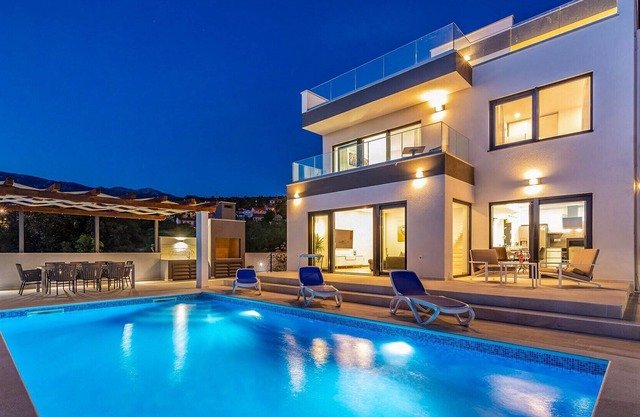 Modern Villa Carpe Diem, in Dalmatia, with a Pool