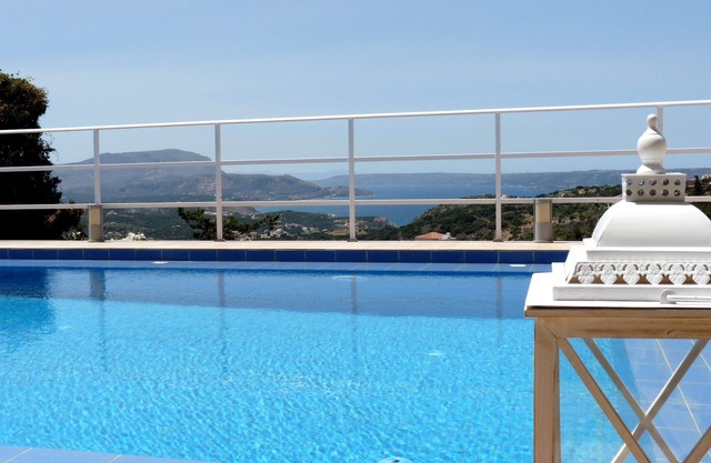 Villa Hermes pour 1 à 6 pers, piscine privée, belle vue mer et montagne