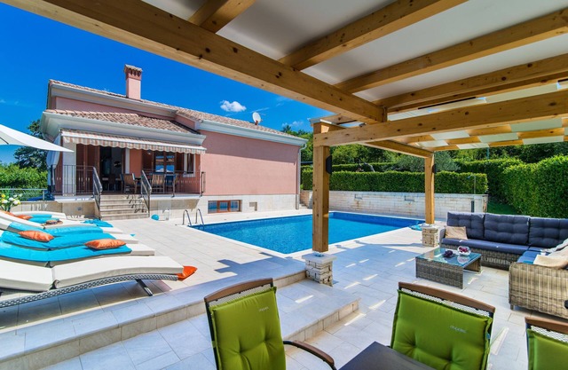 Villa moderne à Rovinj avec piscine privée