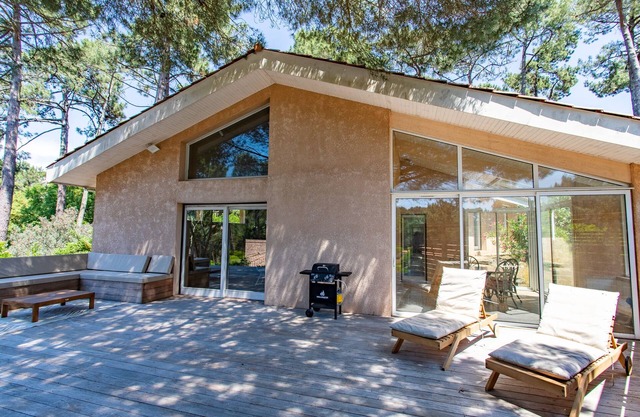Villa Moderne avec grande Terrasse Sous Les pins