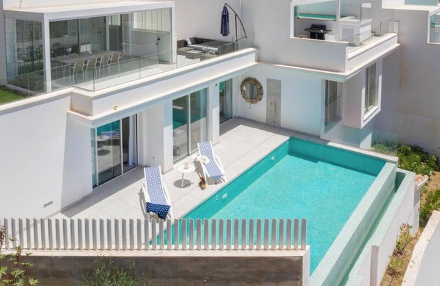 Modern villa with stunning views and private pool in Almuñecar