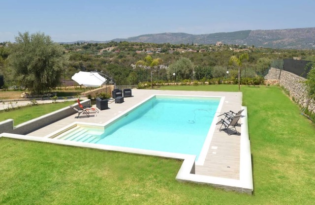 Modern villa with private pool near Syracuse