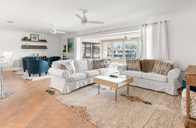 Dolphin Bayou, Monthly Rental, 3 Bedrooms, Heated Pool, Wi-Fi, Sleeps 8