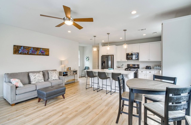 NOUVEAU! Modern Waveland Home 5 pâtés de maisons à S Beach Blvd