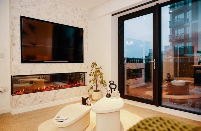 MODERN XL BED - FREE PARKING/SPA/POOL/GYM/ROOFTOP
