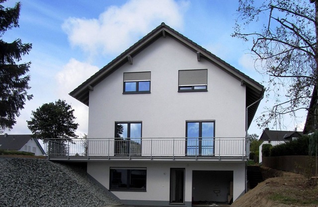 Villa moderne à Küstelberg avec pelouse ensoleillé