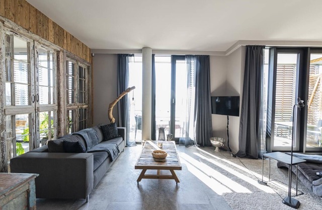 Modernes, Großzügiges Apartment mit Hafenblick, Opening 2021