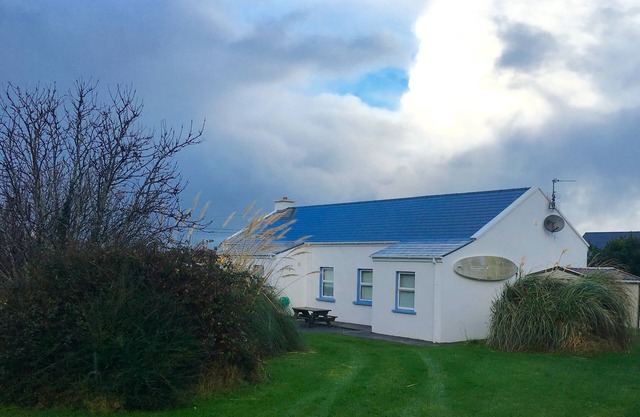 Cottage confortable modernisé près des plages de drapeau bleu sur la voie de Dingle