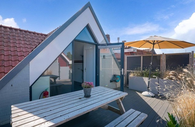 Souhaitez-vous passer des vacances à la plage, mais toujours au milieu du village, alors cet appartement est un bon choix.