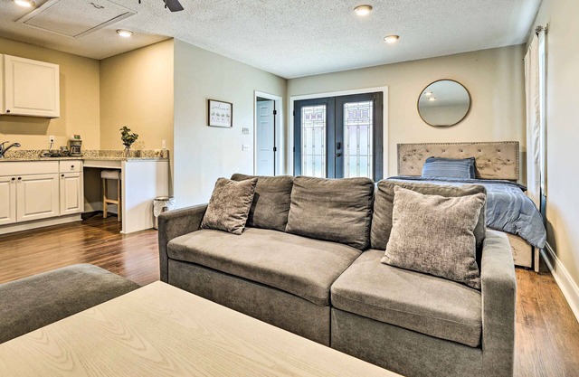 Modest Huntsville Studio w/ Full Kitchen!