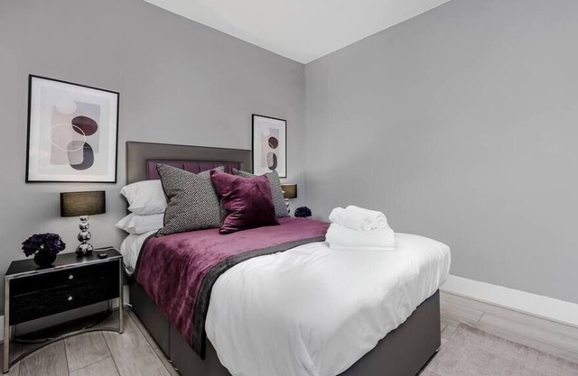 Modish and Cozy Apartment in Convenient Location