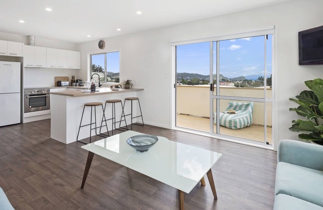 Molesworth Clubhouse - Mangawhai Holiday Home, MANGAWHAI HEADS